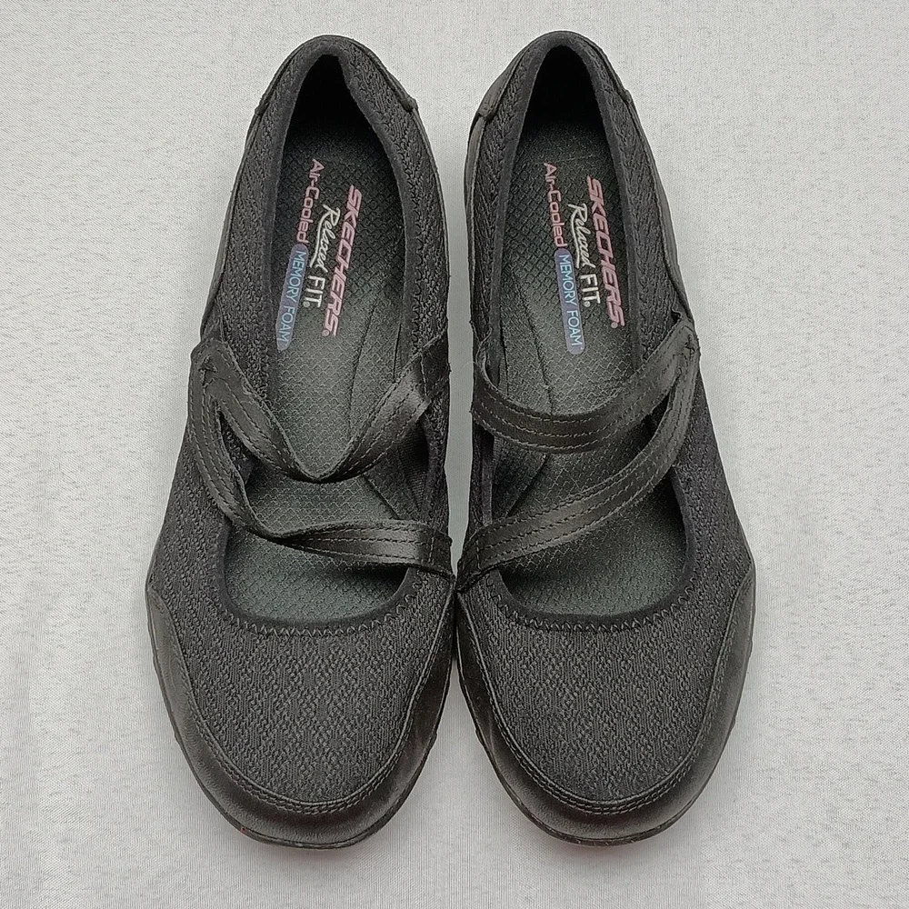 Skechers Breathe Easy In Good Spirits Relaxed Fit Mary Janes - Picture 1 of 4